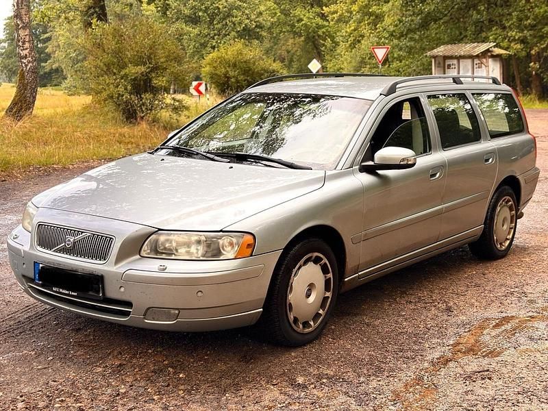 Silber Gebraucht 2006 Volvo V70 Kombi | 1.650 € (Fairer Preis) - Bild 1/4