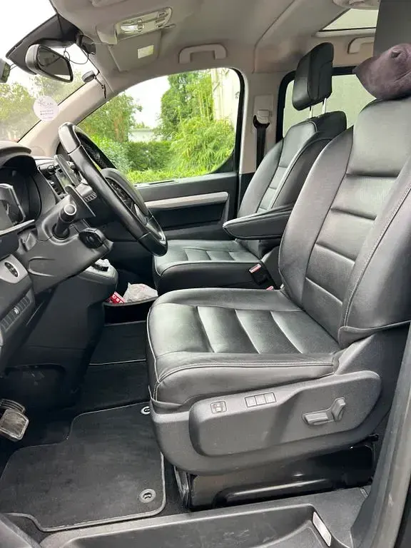 Gebraucht Peugeot Traveller Allure 177 PS (130 kW) 2018 Schwarz Van / Kleinbus