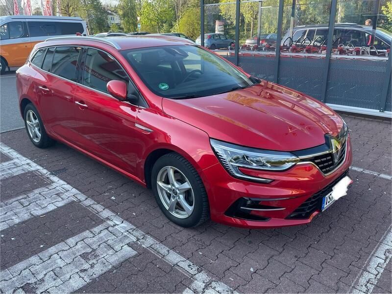 Rot Gebraucht 2021 Renault Mégane GrandTour Intens Kombi | 14.900 € (Fairer Preis) - Bild 1/4