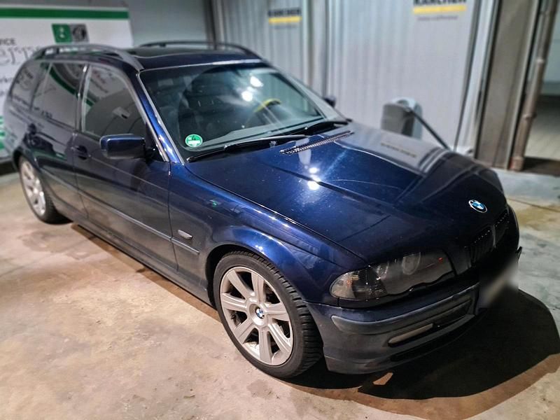 Gebraucht BMW 320 170 PS (125 kW) 2001 Blau Kombi