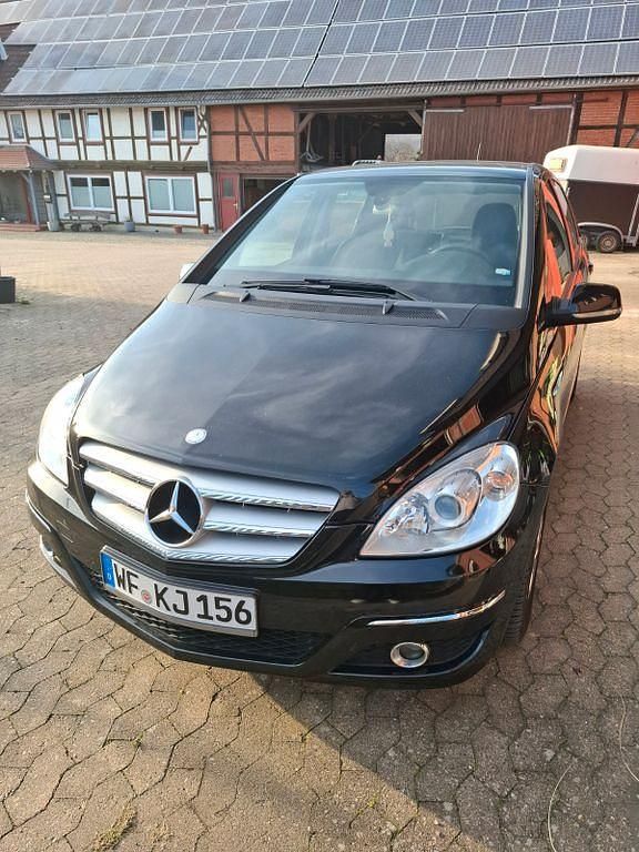 Gebraucht Mercedes B200 140 PS (102 kW) 2008 Schwarz Van / Kleinbus