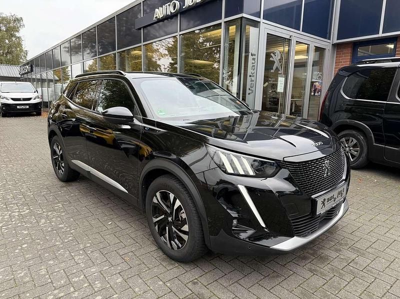 Gebraucht Peugeot e-2008 GT 100 kW (136 PS) 2022 Perla nera schwarz SUV