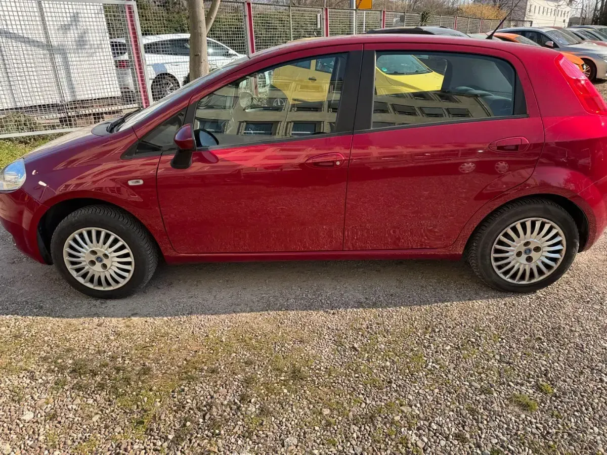 Gebraucht Fiat Grande Punto Dynamic 65 PS (47 kW) 2009 Rot Kleinwagen