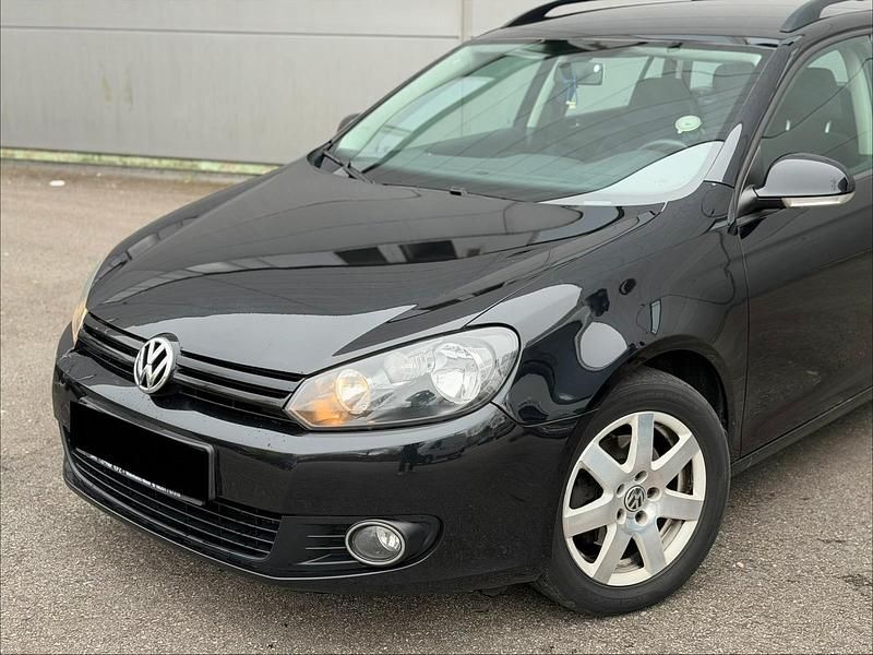 Gebraucht VW Golf VII 105 PS (77 kW) 2014 Schwarz Kombi