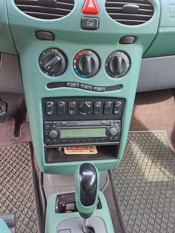 Gebraucht Mercedes A140 Elegance 82 PS (60 kW) 1999 Grün Van / Kleinbus