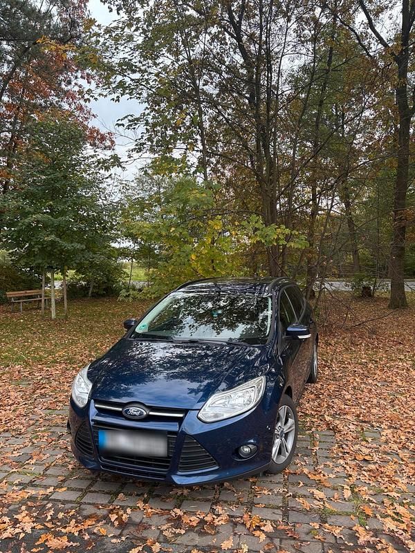 Gebraucht Ford Focus 116 PS (85 kW) 2013 Blau Kombi