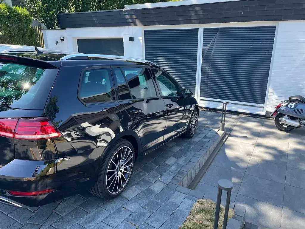 Gebraucht VW Golf VII IQ Drive 150 PS (110 kW) 2020 Schwarz Limousine