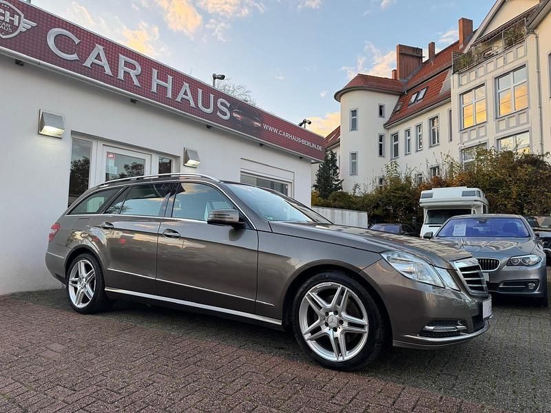Gebraucht Mercedes E300 Elegance 204 PS (150 kW) 2013 Grau Kombi