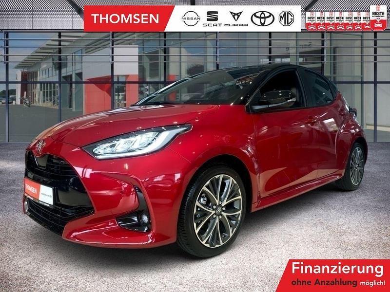 Karmina rot Gebraucht 2024 Toyota Yaris Hybrid Style Kleinwagen | 24.950 € (Guter Preis) - Bild 1/3