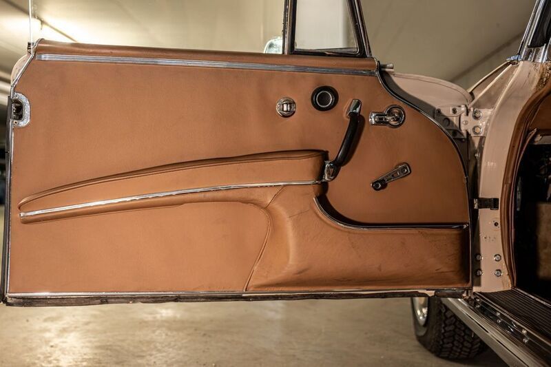 Gebraucht Mercedes 220 SE 120 PS (88 kW) 1963 Beige Coupé