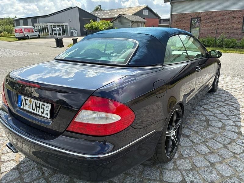 Gebraucht Mercedes CLK320 Elegance 224 PS (164 kW) 2007 Blau Cabrio