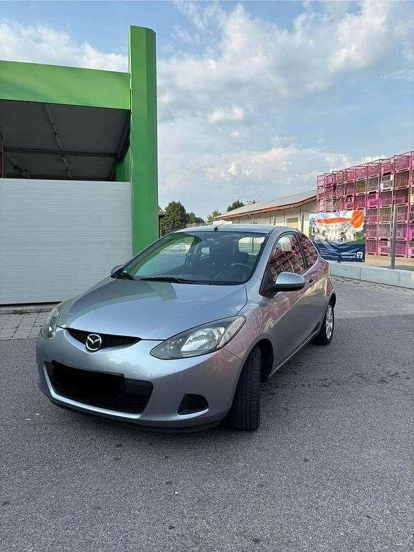 Grau Gebraucht 2009 Mazda 2 Inclusive Kleinwagen | 2.400 € (Fairer Preis) - Bild 1/4