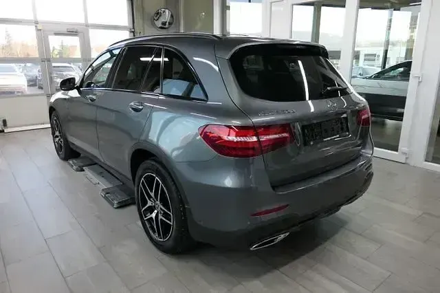 Gebraucht Mercedes GLC250 AMG line 204 PS (150 kW) 2018 Grau SUV