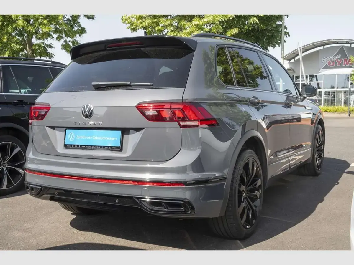 Gebraucht VW Tiguan Business 150 PS (110 kW) 2023 Grau SUV