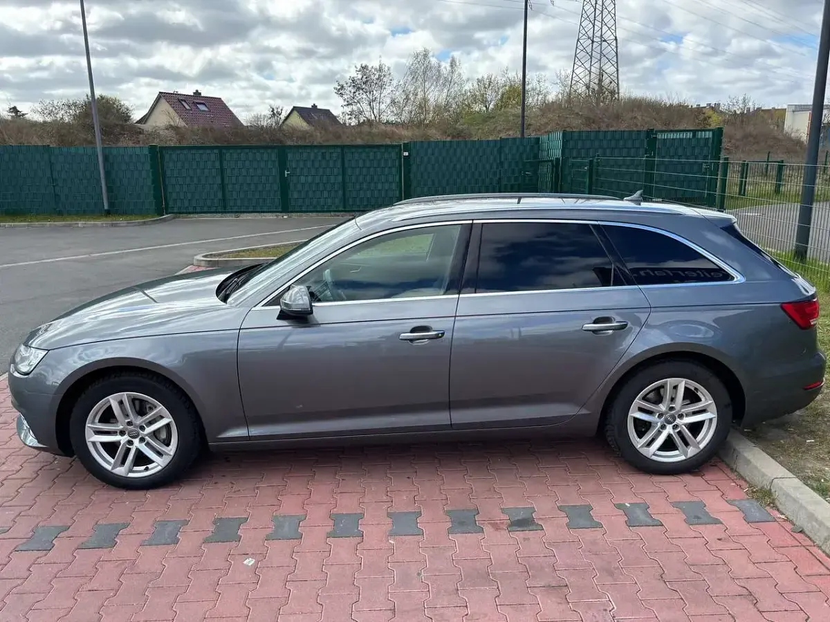 Gebraucht Audi A4 Comfort 190 PS (139 kW) 2016 Grau Kombi