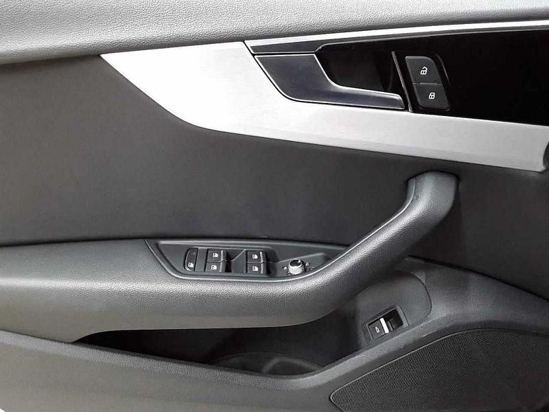 Gebraucht Audi A5 Sportback Sport 204 PS (150 kW) 2022 Blau Kleinwagen