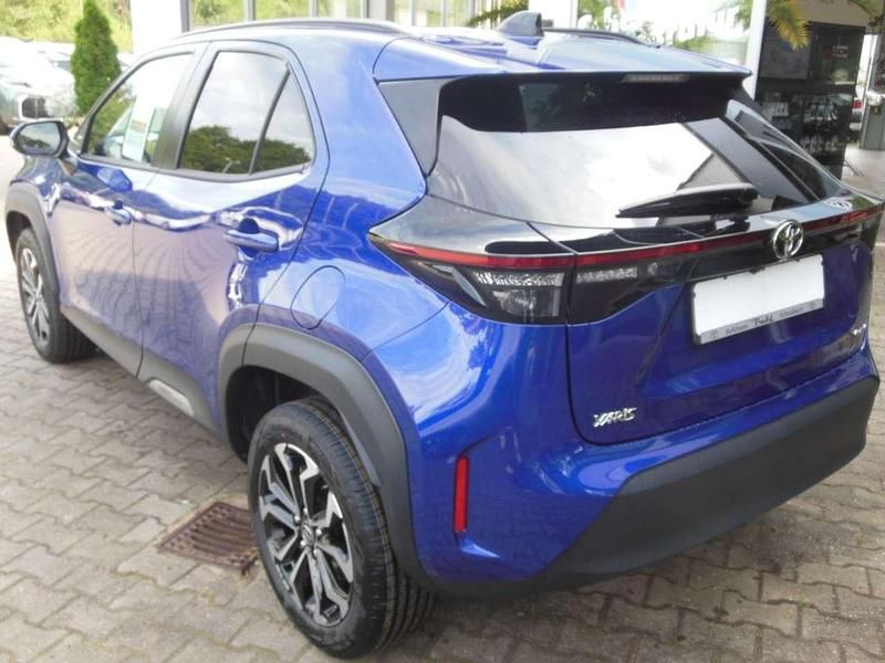 Neu Toyota Yaris Cross 131 PS (96 kW) 2025 Blau SUV