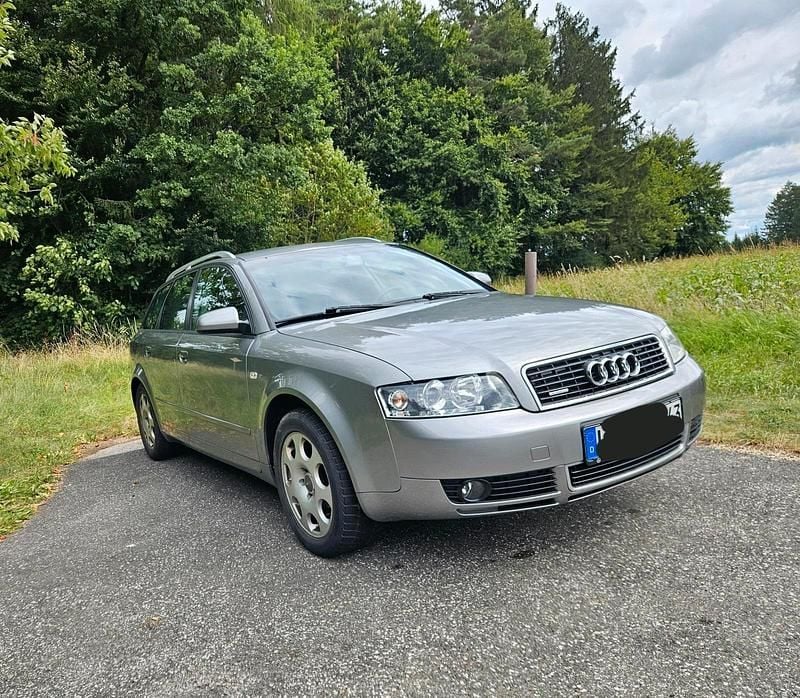 Silber Gebraucht 2003 Audi A4 Kombi | 2.900 € (Fairer Preis) - Bild 1/4