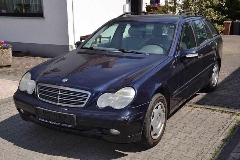 Blau Gebraucht 2001 Mercedes C200 Classic Kombi | 1.700 € (Fairer Preis) - Bild 1/4