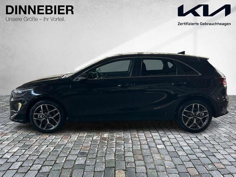 Neu Kia Ceed Platinum 140 PS (102 kW) 2025 Schwarz (metallic) Kleinwagen