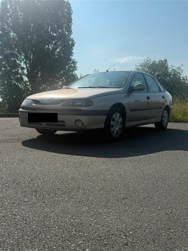 Gold Gebraucht 1998 Renault Laguna Limousine | 1.500 € - Bild 1/4
