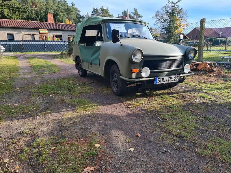 Grün Gebraucht 1972 Trabant 601 Cabrio | 10.500 € - Bild 1/4