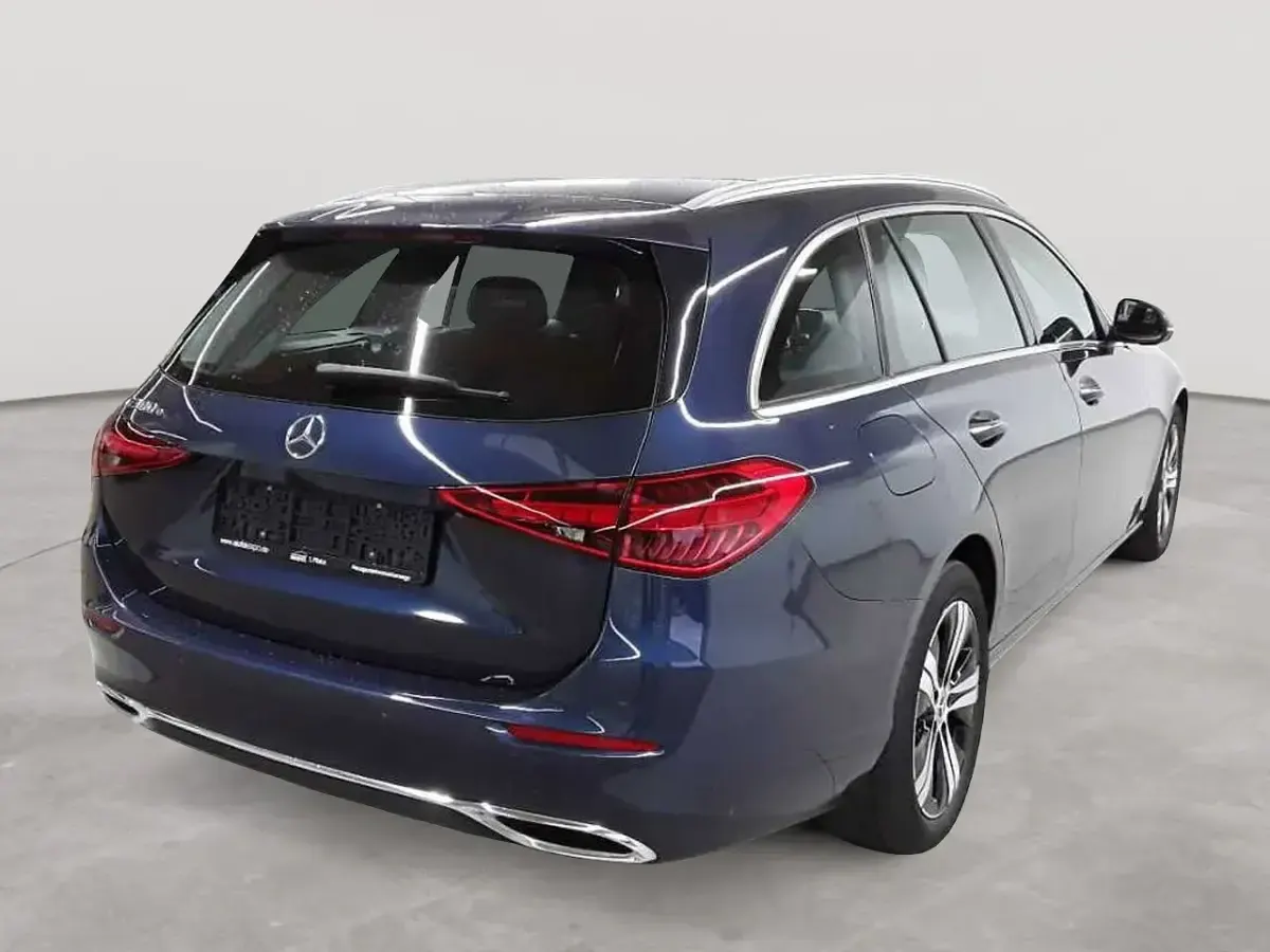 Gebraucht Mercedes C300e Avantgarde 204 PS (150 kW) 2023 Sodalithblau metallic Kombi
