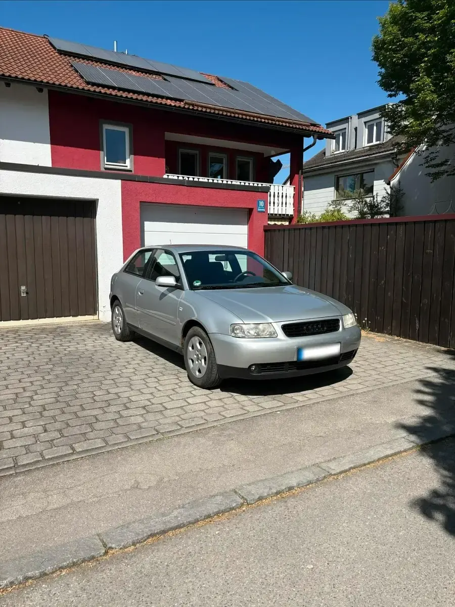 Second-hand Audi A3 102 CP (75 kW) 2002 Argintiu Hatchback