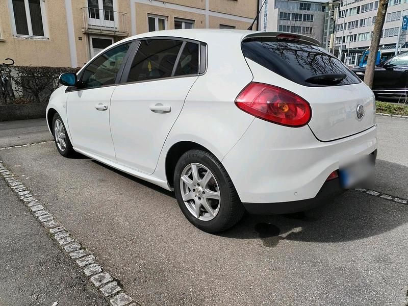 Gebraucht Fiat Bravo 120 PS (88 kW) 2010 Weiß Kleinwagen