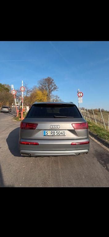 Gebraucht Audi Q7 Comfort 218 PS (160 kW) 2016 Grau SUV