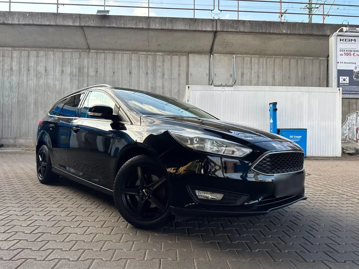 Gebraucht Ford Focus Titanium 101 PS (74 kW) 2015 Schwarz Kombi