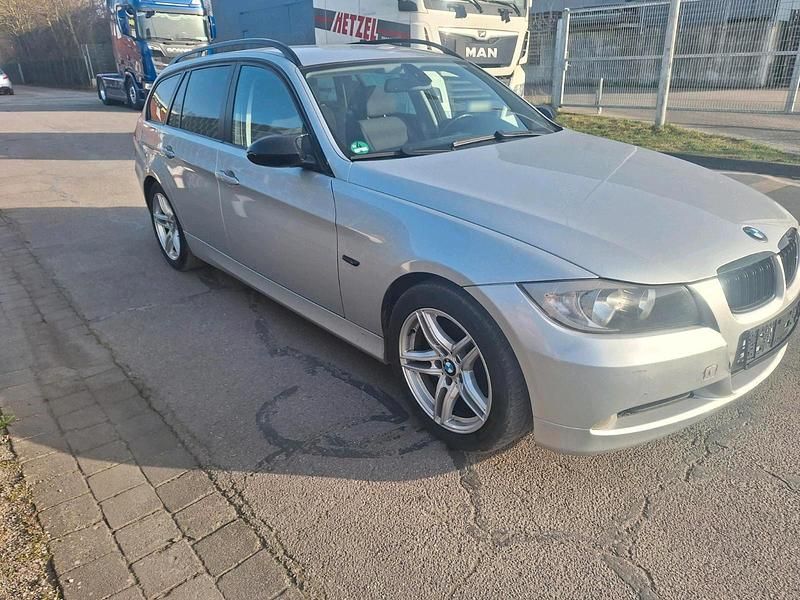 Gebraucht BMW 320 143 PS (105 kW) 2007 Silber Kombi