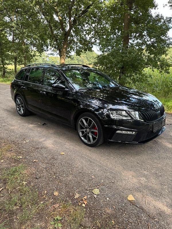 Schwarz Gebraucht 2019 Skoda Octavia RS Kombi | 16.800 € (Fairer Preis) - Bild 1/4