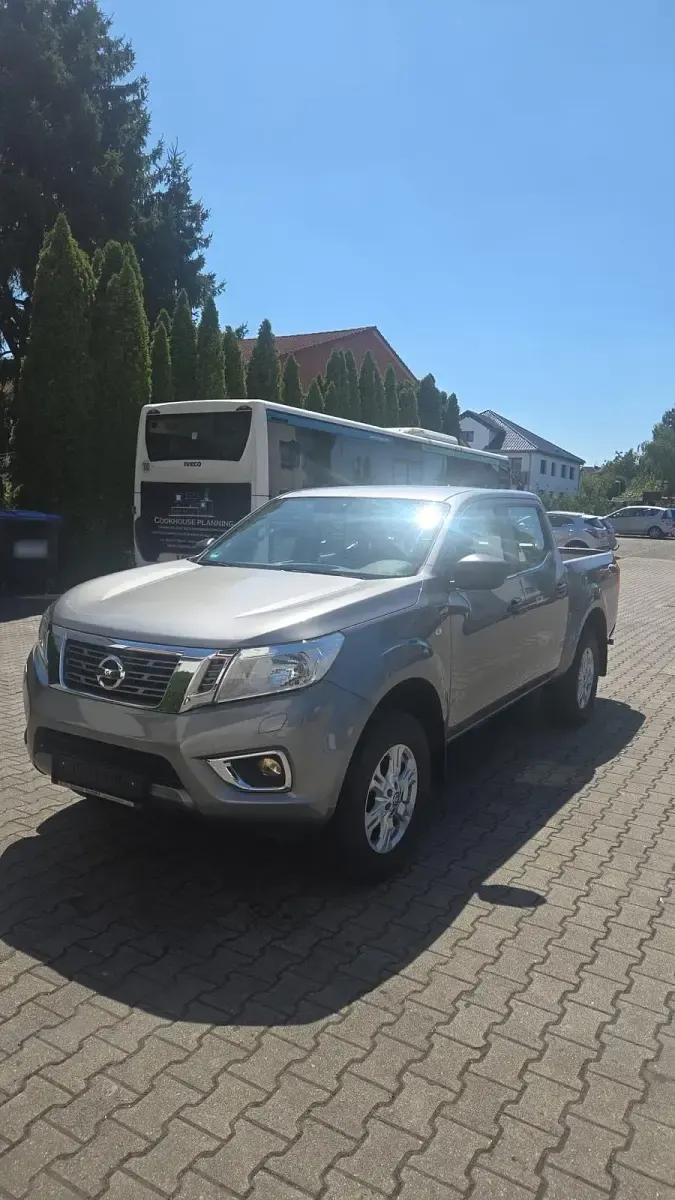 Gebraucht Nissan Navara 163 PS (119 kW) 2022 Grau Pickup