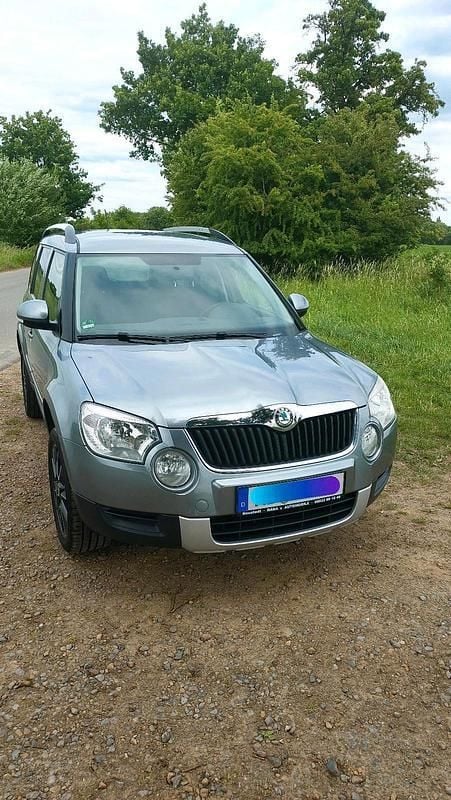 Silber Gebraucht 2011 Skoda Yeti SUV | 7.000 € (Fairer Preis) - Bild 1/4