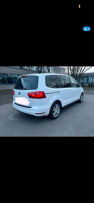 Weiß Gebraucht 2012 Seat Alhambra Van / Kleinbus | 11.599 € (Fairer Preis) - Bild 1/4