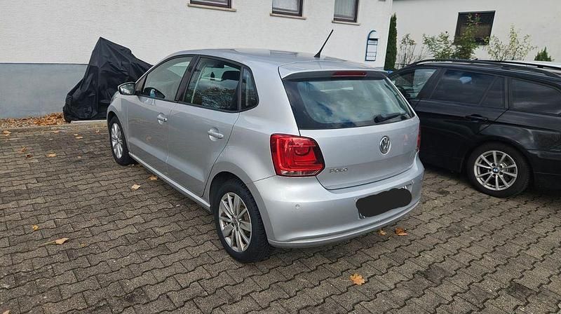 Silber Gebraucht 2010 VW Polo Limousine | 4.700 € (Fairer Preis) - Bild 1/4