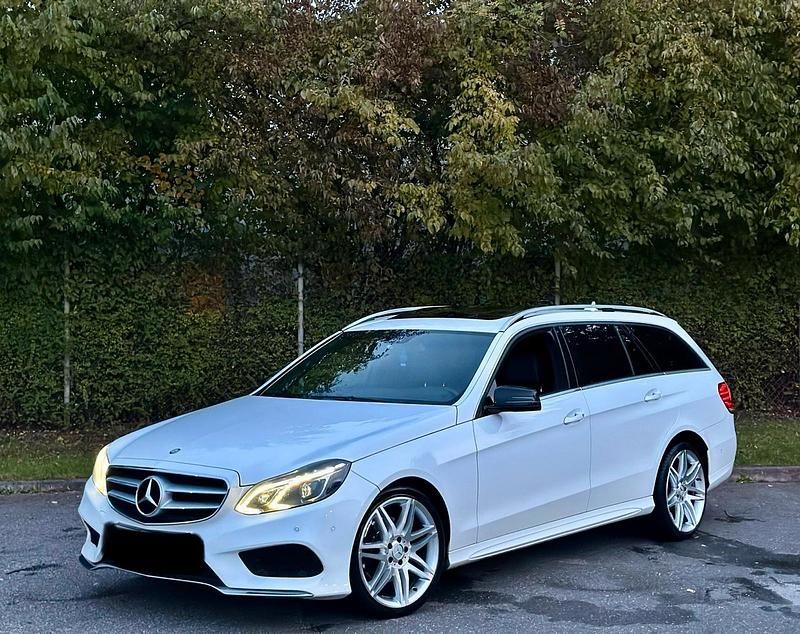 Weiß Gebraucht 2014 Mercedes E220 AMG Kombi | 9.250 € (Fairer Preis) - Bild 1/4