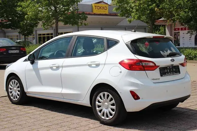 Gebraucht Ford Fiesta 86 PS (63 kW) 2018 Weiß Kleinwagen