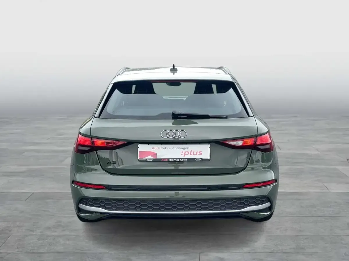 Gebraucht Audi A3 Advanced 150 PS (110 kW) 2024 Distriktgrün metallic Limousine
