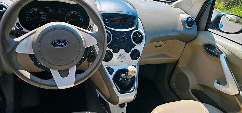 Second-hand Ford Ka 69 CP (50 kW) 2009 Albastru Hatchback