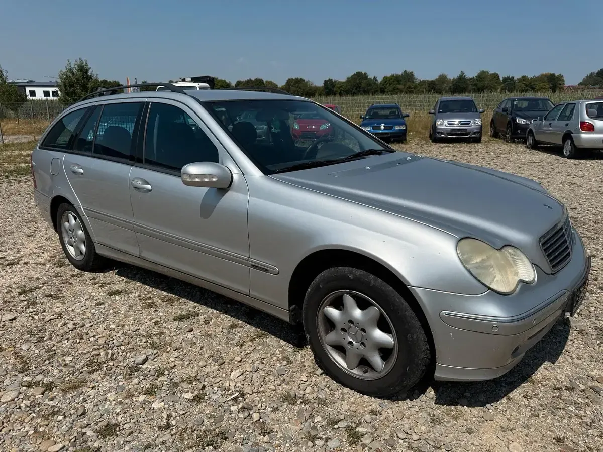 Gebraucht Mercedes C220 Avantgarde 143 PS (105 kW) 2003 Silber Kombi
