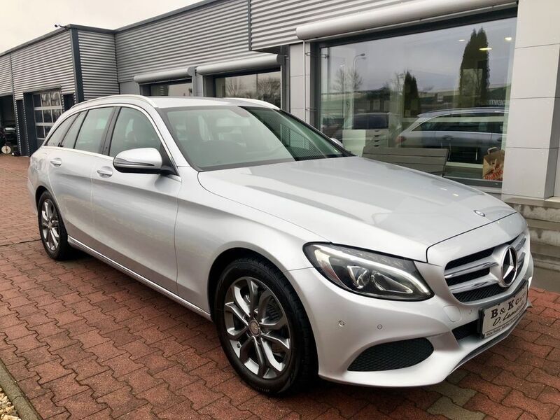 Silber Gebraucht 2015 Mercedes C180 Avantgarde Limousine | 10.499 € (Fairer Preis) - Bild 1/4