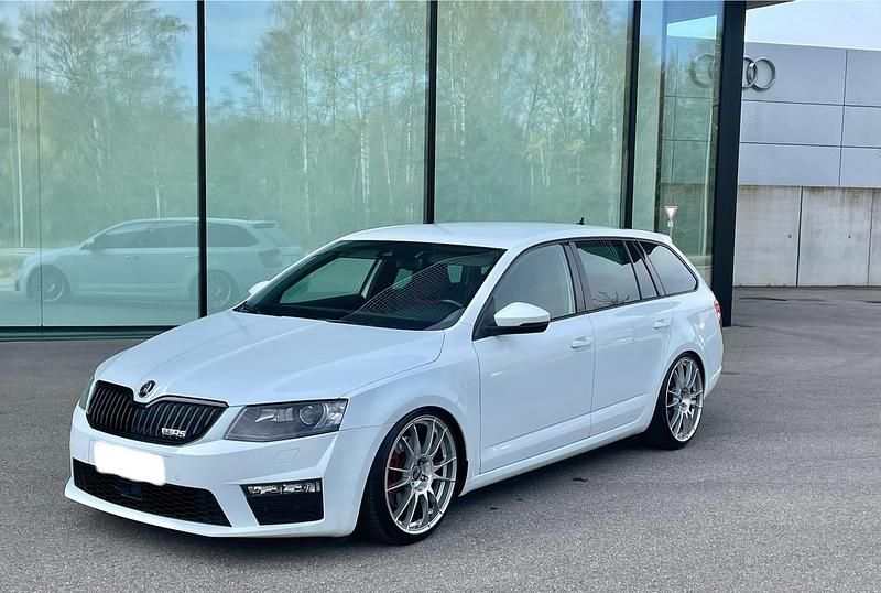 Gebraucht Skoda Octavia RS 184 PS (135 kW) 2016 Weiß Kleinwagen