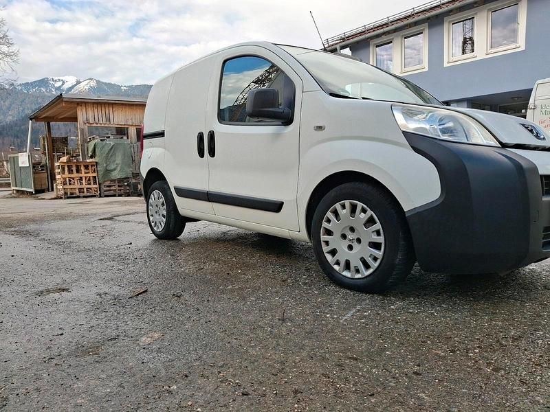 Gebraucht Peugeot Bipper 75 PS (55 kW) 2015 Weiß Van / Kleinbus