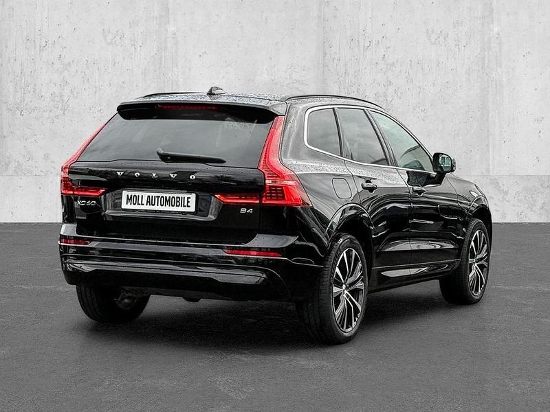 Gebraucht Volvo XC60 Core 197 PS (144 kW) 2023 Onyx black SUV