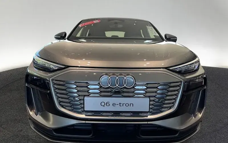Neu Audi Q6 Sportback e-tron Performance 239 kW (326 PS) 2026 Grau SUV