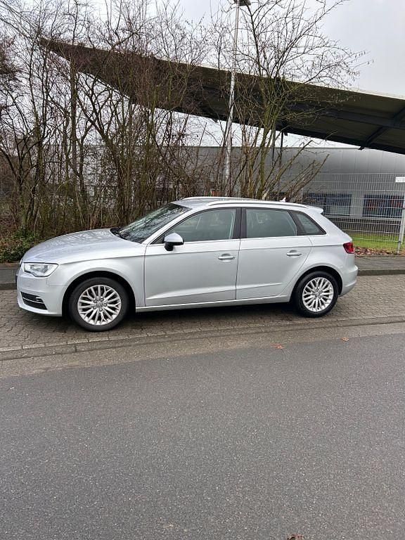 Gebraucht Audi A3 Ambiente 105 PS (77 kW) 2013 Limousine
