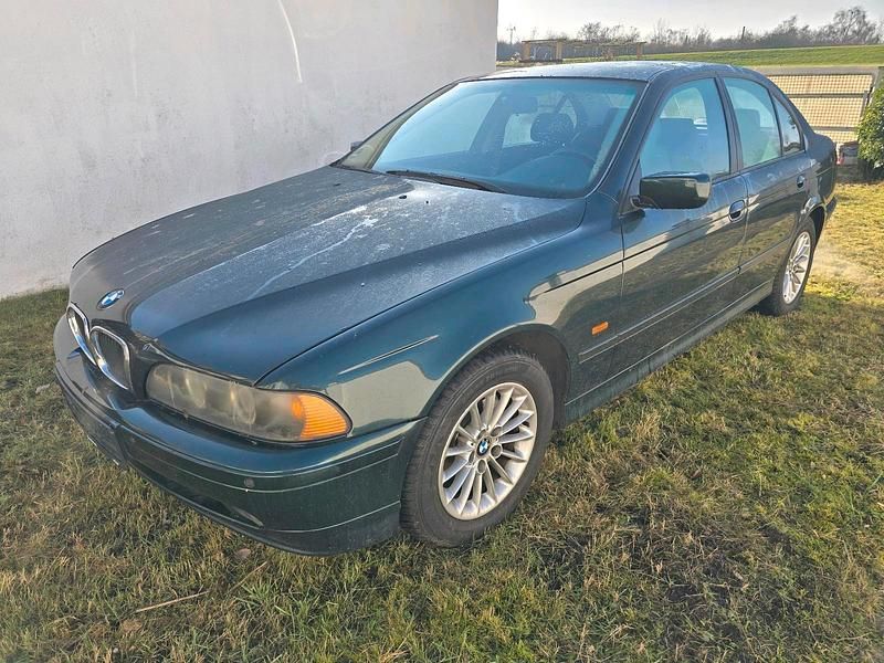 Grün Gebraucht 1998 BMW 523 Limousine | 2.200 € (Fairer Preis) - Bild 1/4