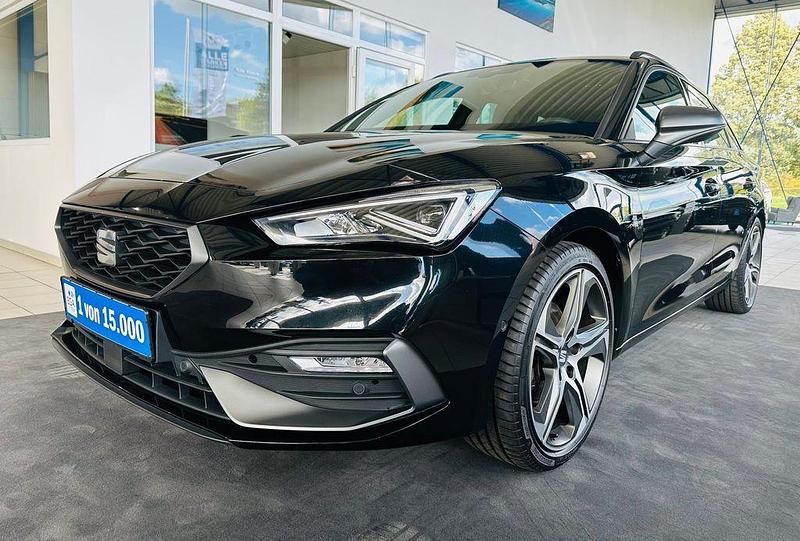 Mitternachtsschwarz Gebraucht 2021 Seat Leon ST FR Kombi | 25.870 € (Etwas zu teuer) - Bild 1/4